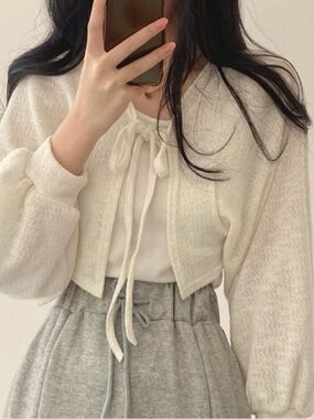 YesStyle Cream Cropped Tie-Front Knit Cardigan